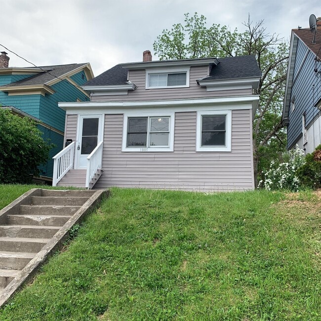 Building Photo - 1005 Teall Ave