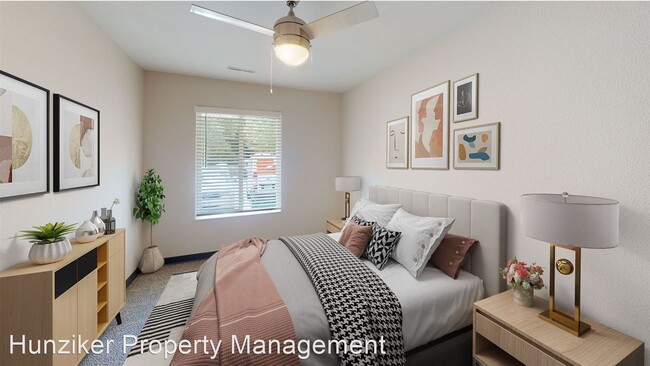Building Photo - 2 br, 1 bath Apartment - 210 S. Hyland 210...