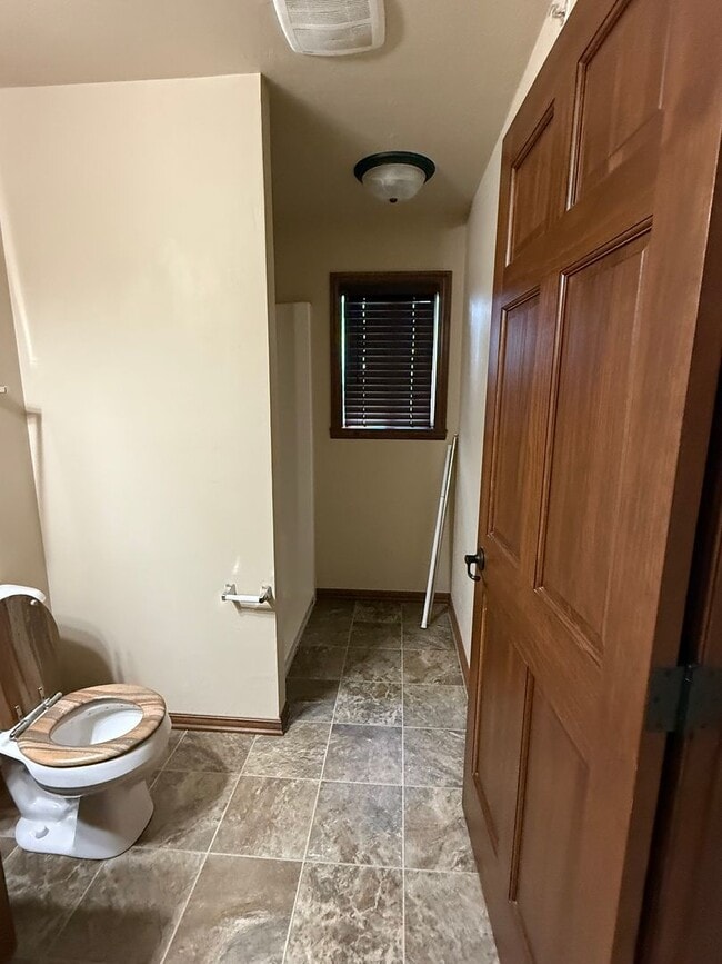 Foto del edificio - Beautiful 2 Bedroom/2 Bathroom Apartment