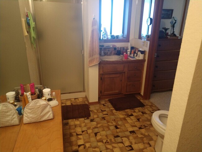 Bath - 3925 Diamond Point Rd