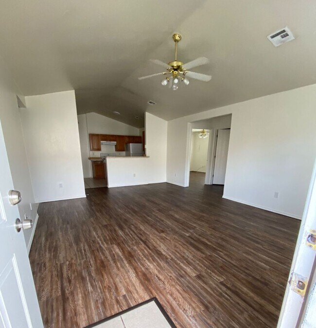 Building Photo - 4 bedroom 2 bath - Norman