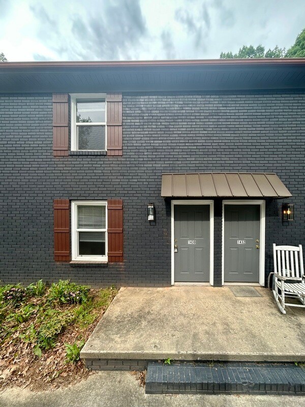 Building Photo - 1430 Nottingham Rd