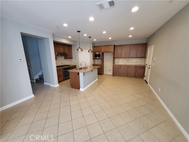 Building Photo - 452 Naranjal Dr