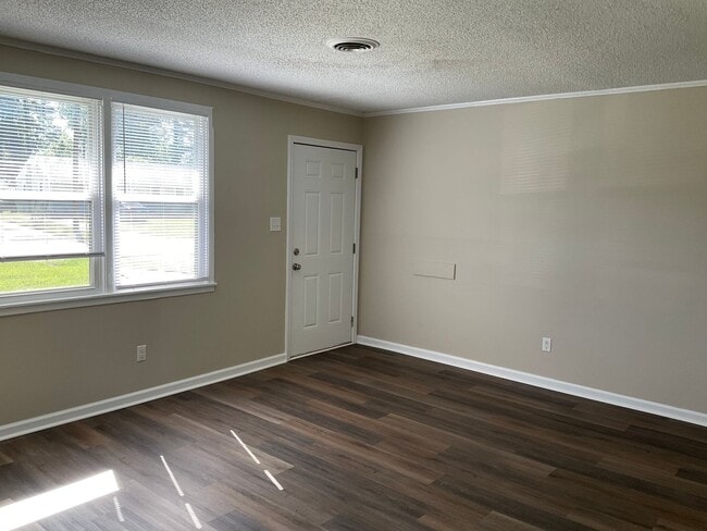 Foto del edificio - Come see this duplex that is conveniently ...