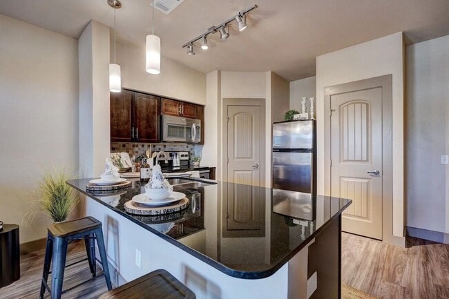 Building Photo - The Edge at Midtown