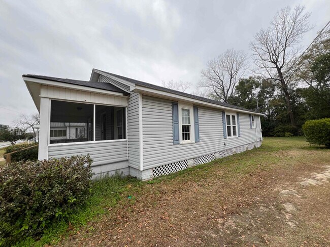 Foto del edificio - 118 S Tillman St