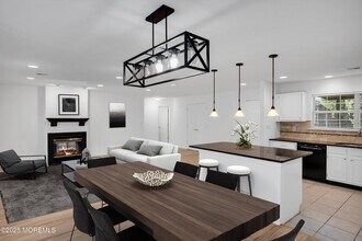 Building Photo - 9 Ambrose Ln