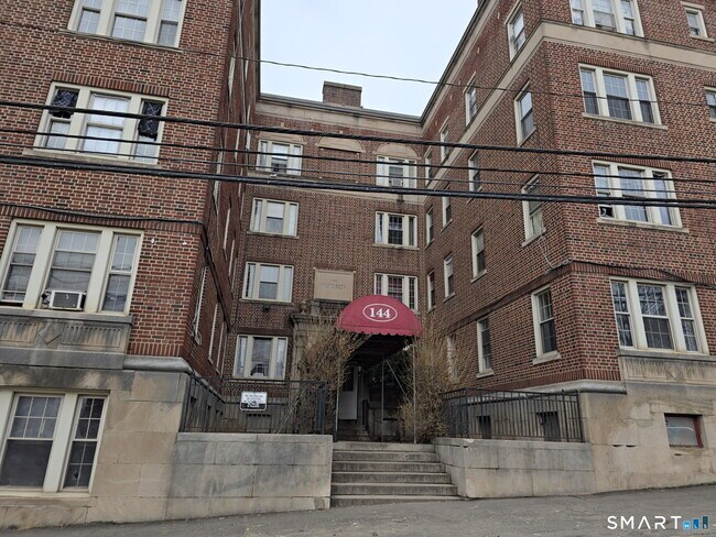 Foto del edificio - 144 Grove St