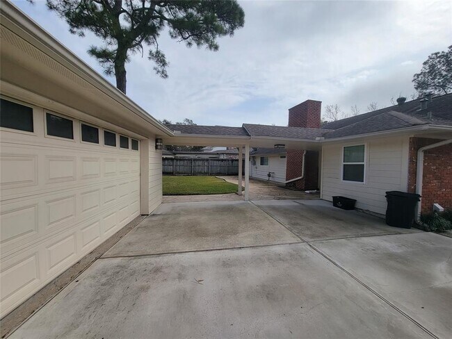Foto del edificio - 10630 Inwood Dr