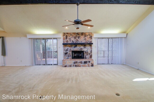 Building Photo - 3 br, 2 bath House - 1200 Sierra Dr