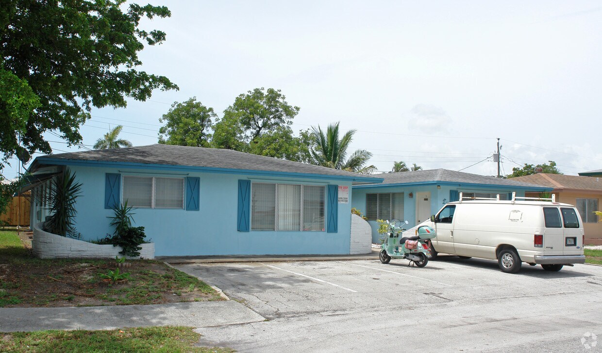 Primary Photo - 1420 SE 3rd Ct
