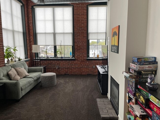Building Photo - 160 Fremont St