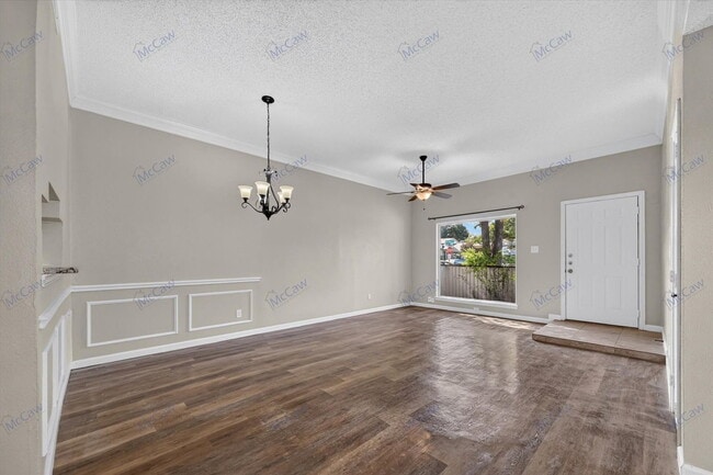 Building Photo - 708 Baruna Cir