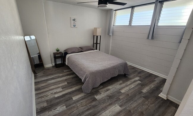 Building Photo - 1702 Kewalo St