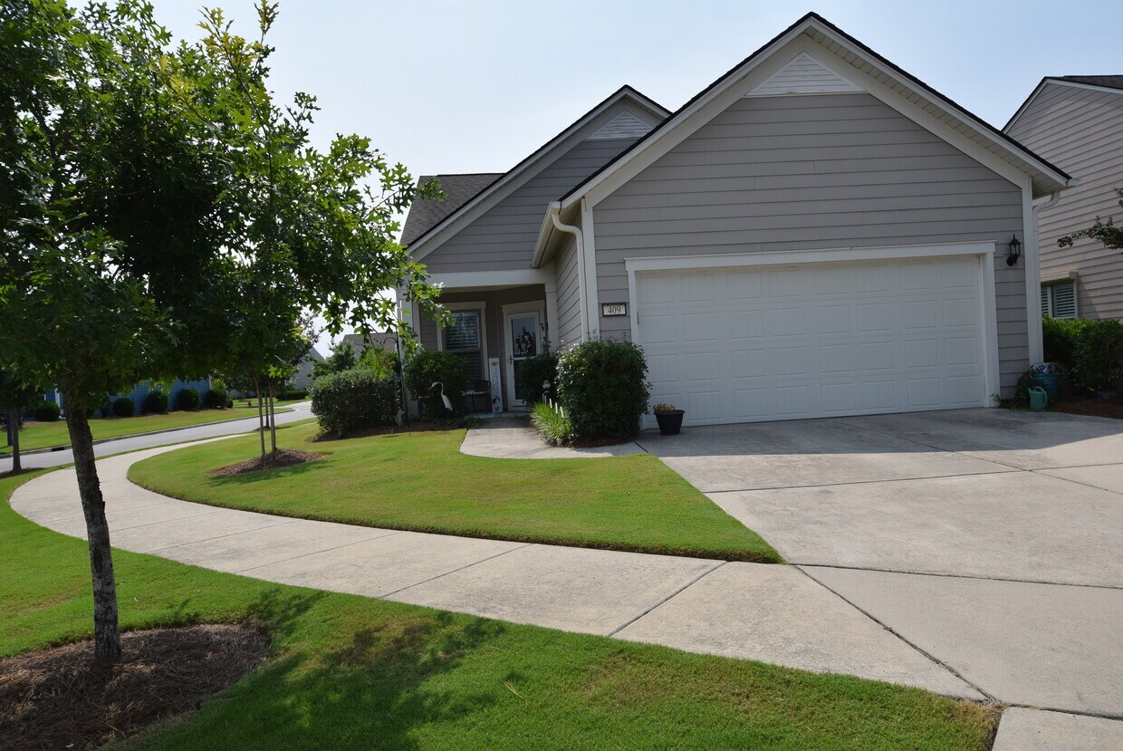 Primary Photo - 409 Deveraux Dr