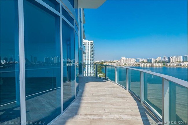 Foto del edificio - 17111 Biscayne Blvd