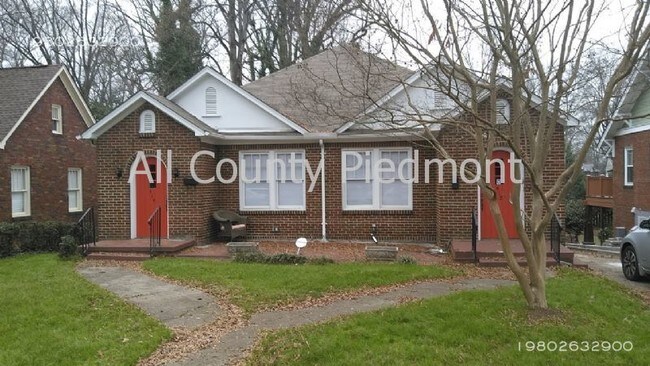 Building Photo - 412 Walnut Avenue