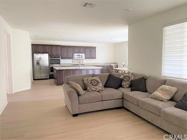 Building Photo - 3114 E Yellowstone Dr