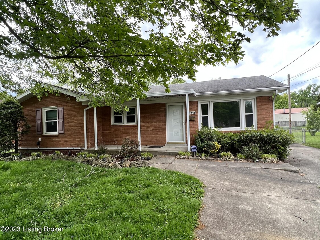 Primary Photo - 2029 Lynn Lea Rd