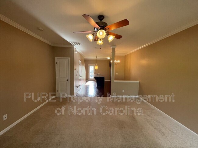 Foto del edificio - 5216 Prosperity Church Rd