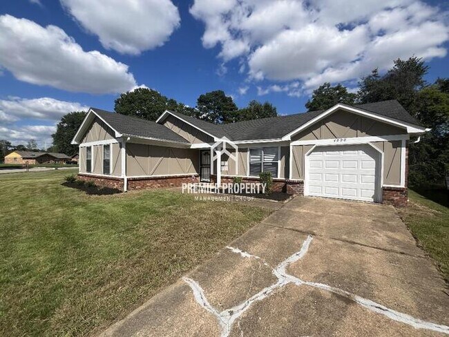 Building Photo - 4990 Applewood Dr