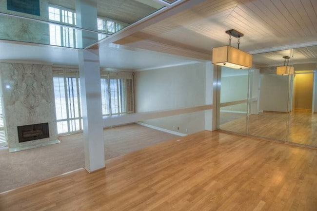 Dining/Living Room - 190 N Crescent Dr
