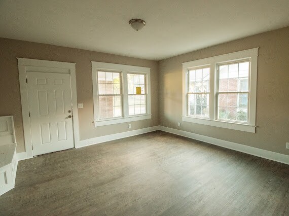 Building Photo - 820 McMillon Ave