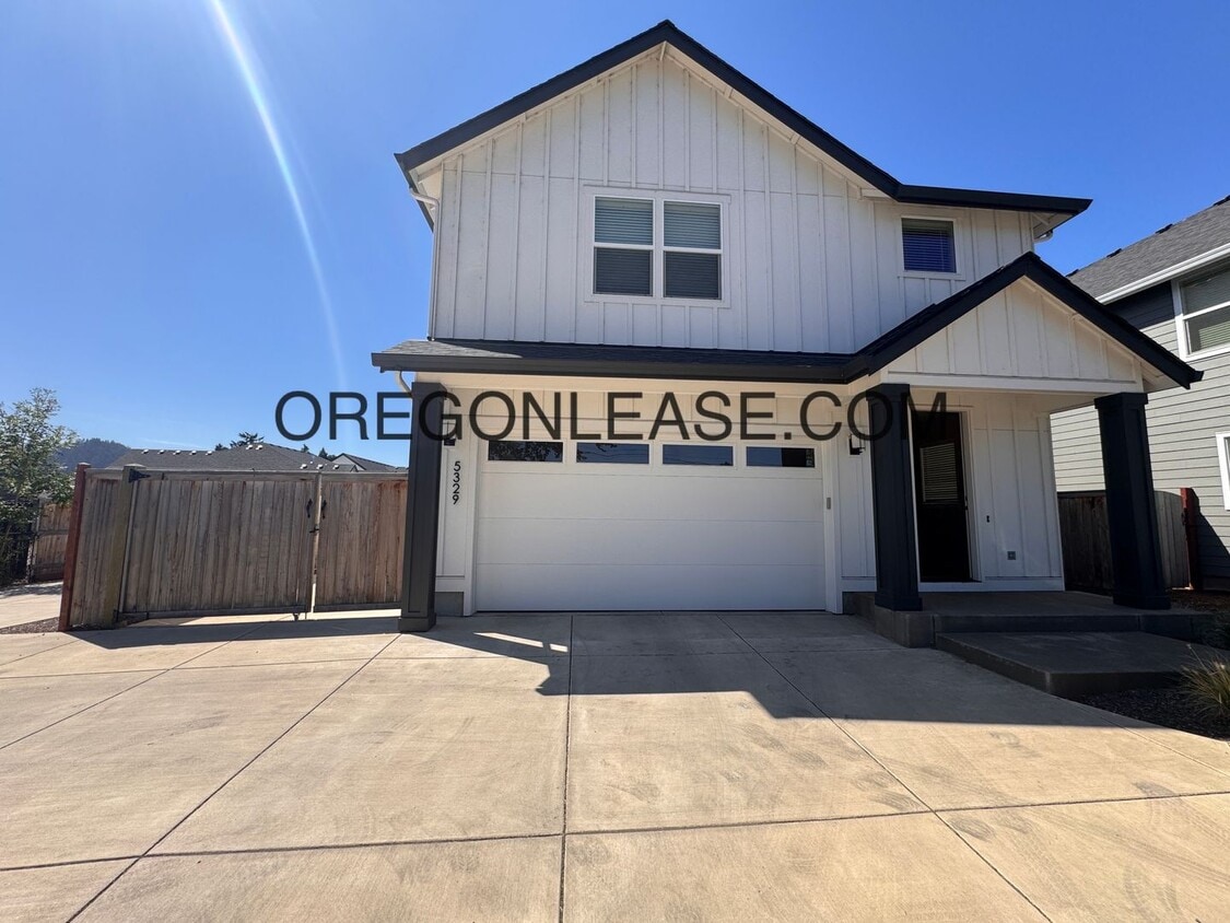 Primary Photo - Spacious 4-Bedroom Home in Thurston Area –...