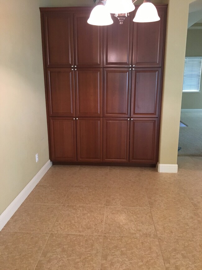 Foto del edificio - Gorgeous Folsom Home close to shopping,schools, and more!