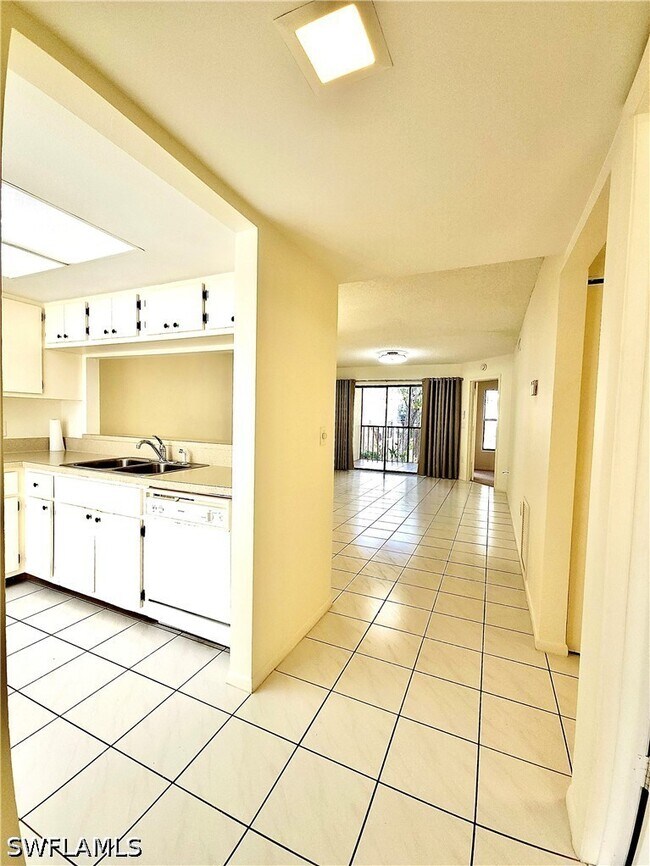 Foto del edificio - 15075 Parkside Dr