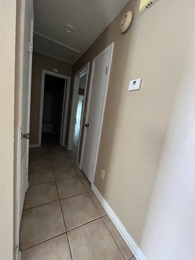 Building Photo - 509 Idlewood Cir