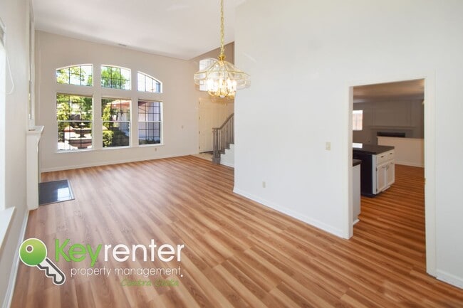 Building Photo - 4-Bedroom Home in Sought-After Tassajara R...