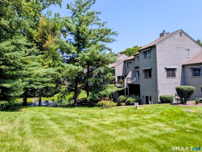 Foto del edificio - 6 Ledgewood Dr