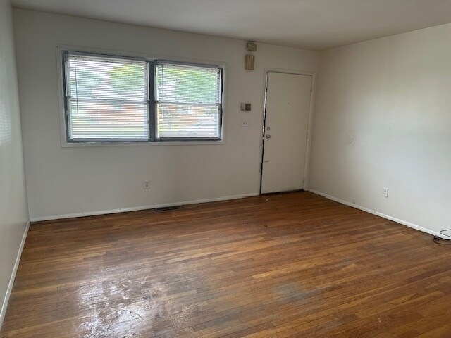 Foto del edificio - 1867 Alvason Ave