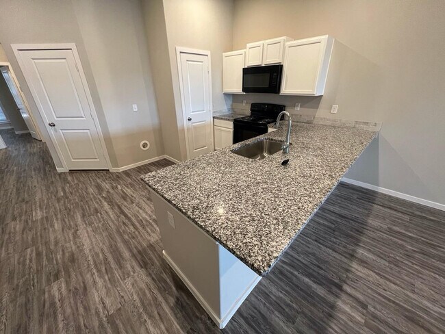 Building Photo - 2125 N Texas Ave