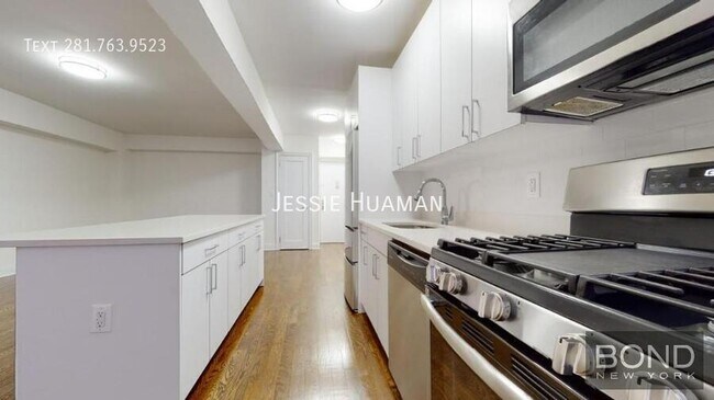 Foto del edificio - 157 W 57th St