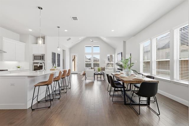 Building Photo - 8240 Ottowa Rdg