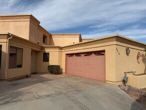 Building Photo - 2214 S Terrace Way