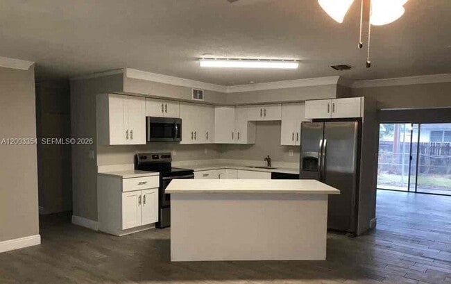 Building Photo - 4882 Pine Cone Ln