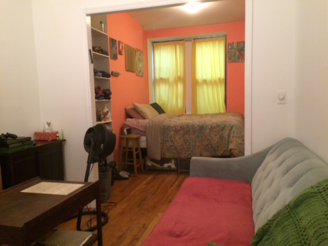 Foto del edificio - 261 E 10th St