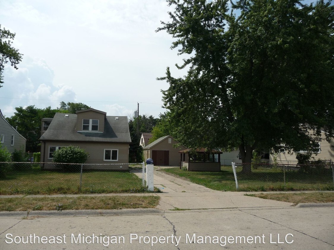 Primary Photo - 8620 Republic Ave