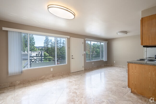 Interior Photo - Lafayette Commons