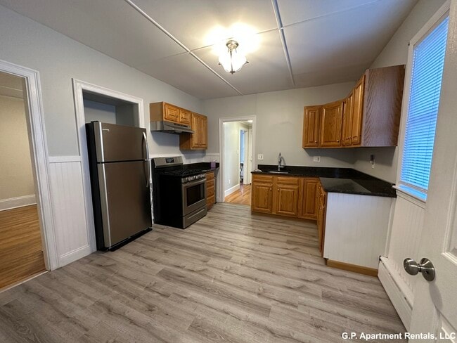 Building Photo - 41 Floral Ave