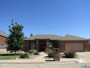 Building Photo - 2104 W Ray Ave