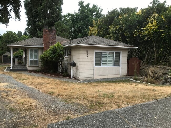 Building Photo - 2505 NE 82nd St