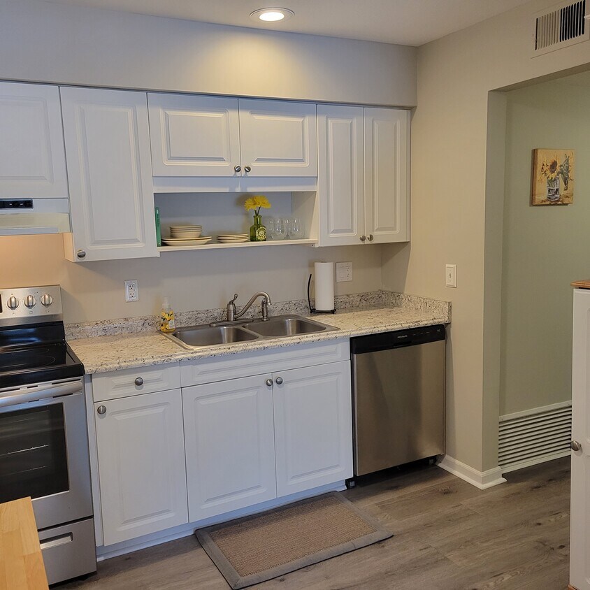 77 Atterbury Blvd Unit 203, Hudson, OH 44236 Apartments in Hudson