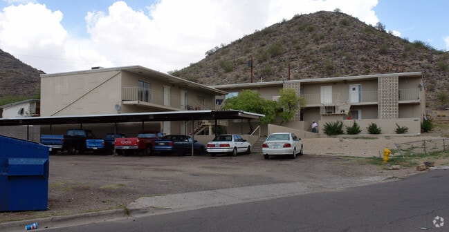 Building Photo - 1302 W Becker Ln
