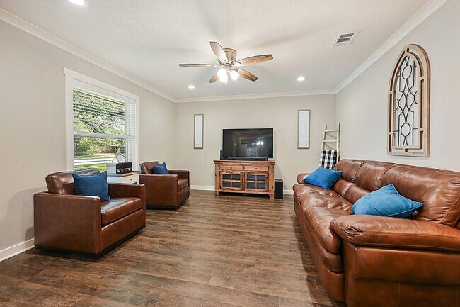 Foto del edificio - 1802 Carter Creek Pkwy