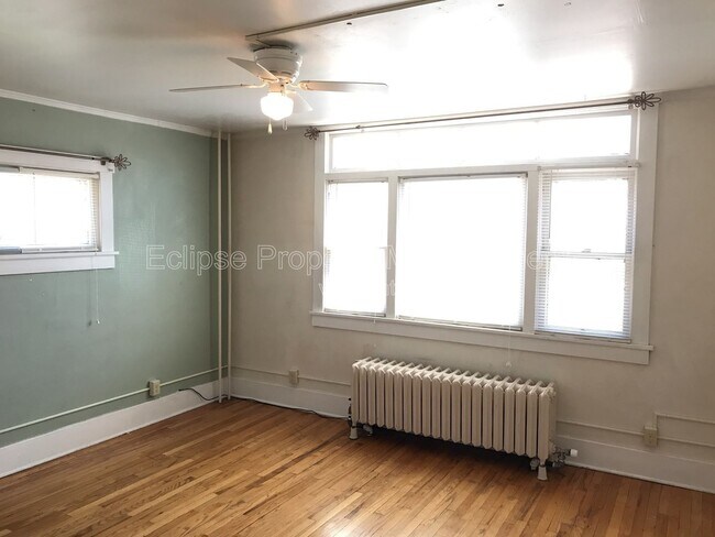 Foto del edificio - 711 2nd St