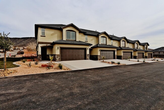 Building Photo - Townhome with 2-car garage in great location